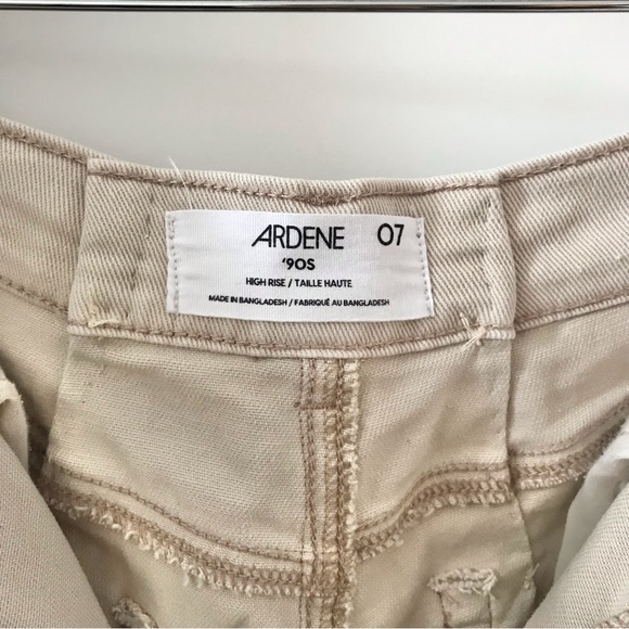 Ardene High Rise 90’s Jeans - Picture 6 of 10